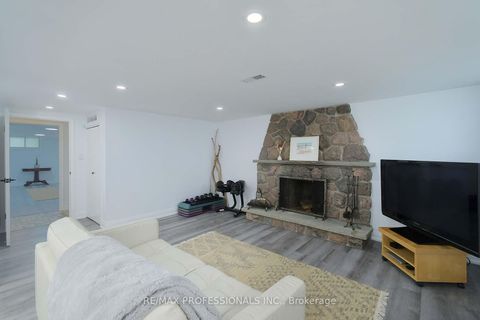 Photo 24 at 17 Beaver Bend Crescent, West Deane, Toronto