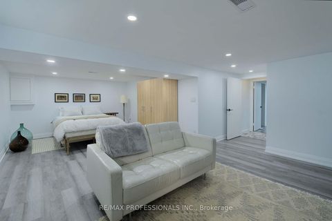 Photo 25 at 17 Beaver Bend Crescent, West Deane, Toronto