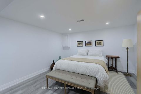 Photo 27 at 17 Beaver Bend Crescent, West Deane, Toronto