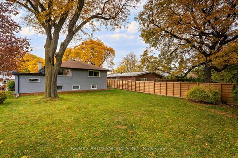 Photo 32 at 17 Beaver Bend Crescent, West Deane, Toronto