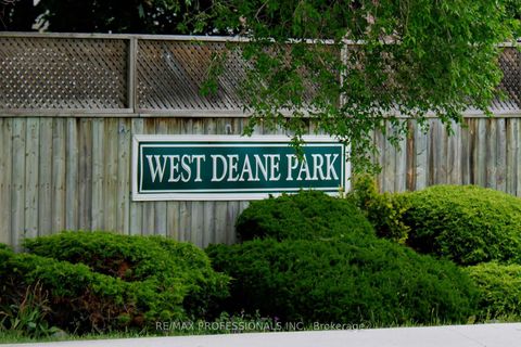 Photo 35 at 17 Beaver Bend Crescent, West Deane, Toronto