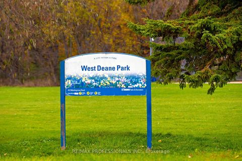 Photo 38 at 17 Beaver Bend Crescent, West Deane, Toronto