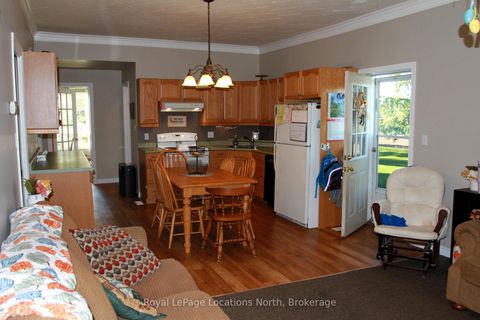 Photo 10 at 1539 6 Concession N, Rural Clearview, Clearview