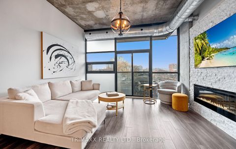 Photo 2 at 403 - 60 Bathurst Street, Niagara, Toronto