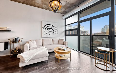 Photo 3 at 403 - 60 Bathurst Street, Niagara, Toronto