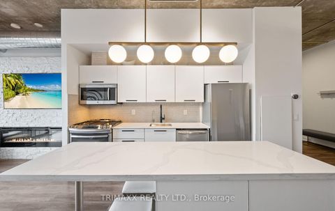 Photo 6 at 403 - 60 Bathurst Street, Niagara, Toronto