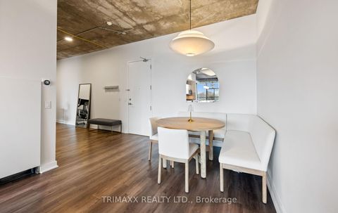 Photo 12 at 403 - 60 Bathurst Street, Niagara, Toronto