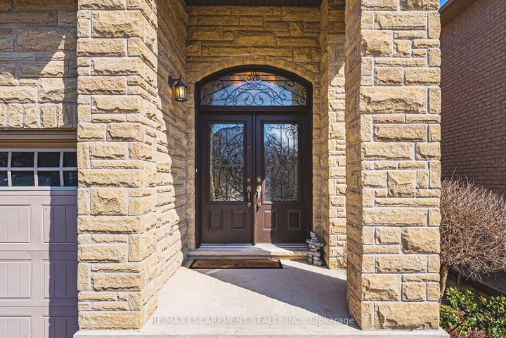 Photo 1 at 405 VALRIDGE Drive, Ancaster, Hamilton