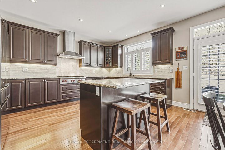Photo 7 at 405 VALRIDGE Drive, Ancaster, Hamilton