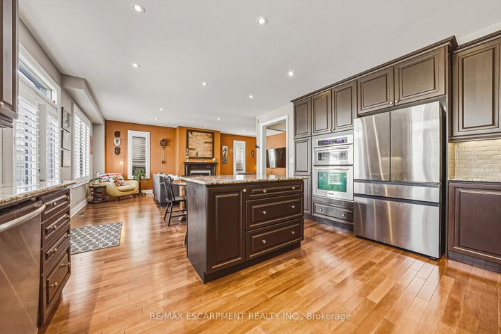 Photo 10 at 405 VALRIDGE Drive, Ancaster, Hamilton