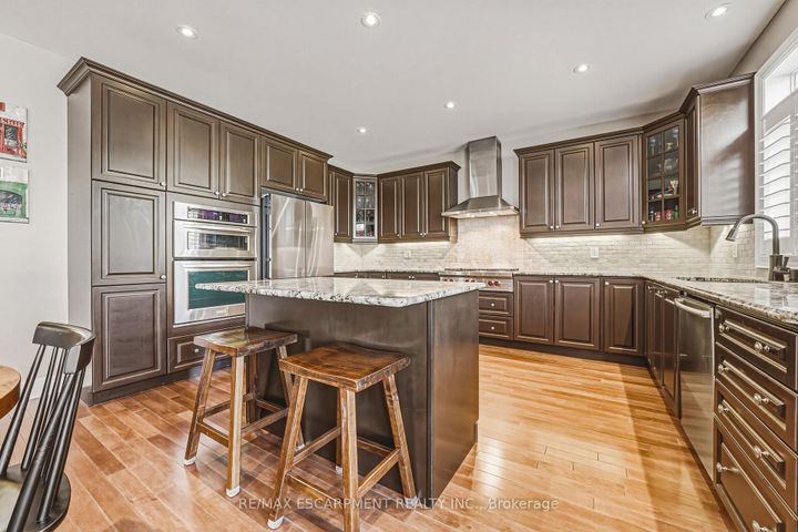 Photo 11 at 405 VALRIDGE Drive, Ancaster, Hamilton