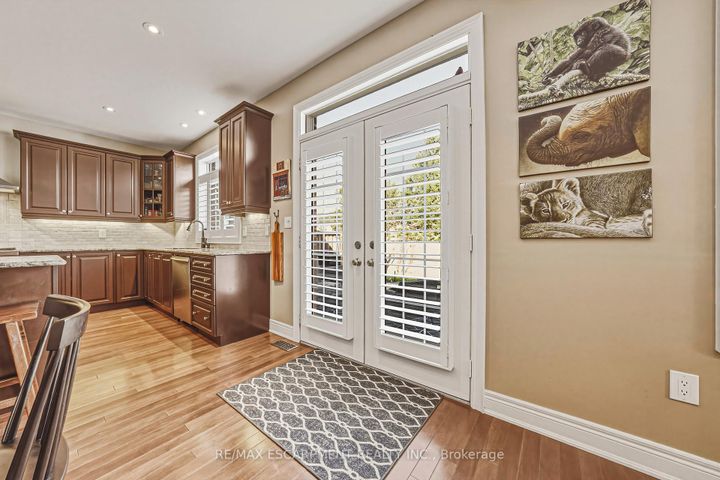 Photo 12 at 405 VALRIDGE Drive, Ancaster, Hamilton