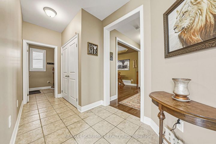 Photo 19 at 405 VALRIDGE Drive, Ancaster, Hamilton