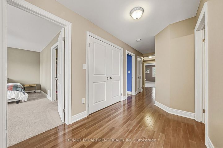 Photo 20 at 405 VALRIDGE Drive, Ancaster, Hamilton