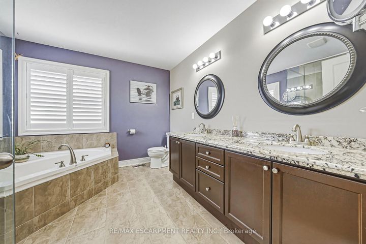 Photo 26 at 405 VALRIDGE Drive, Ancaster, Hamilton
