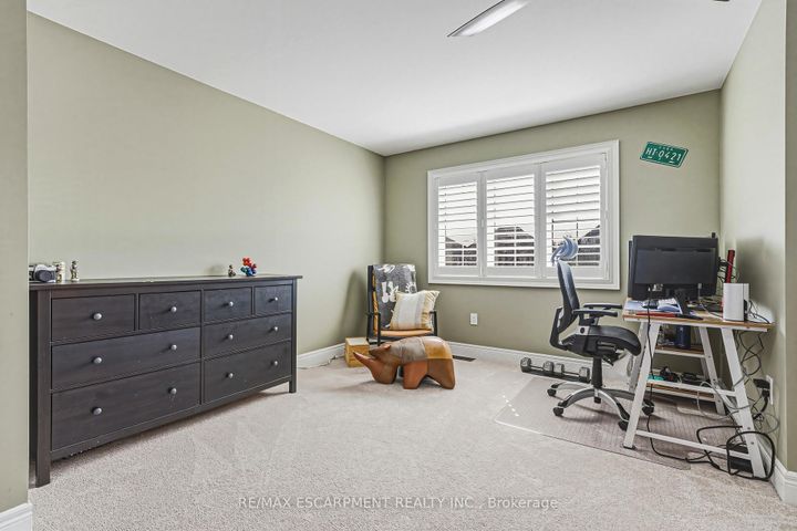 Photo 31 at 405 VALRIDGE Drive, Ancaster, Hamilton