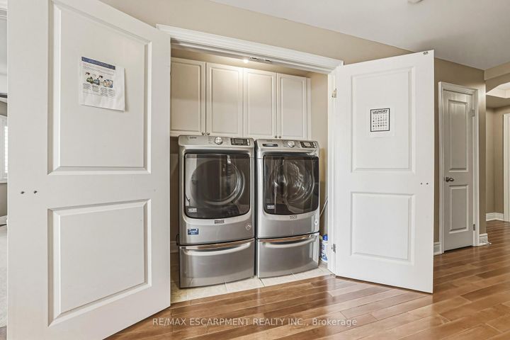 Photo 37 at 405 VALRIDGE Drive, Ancaster, Hamilton