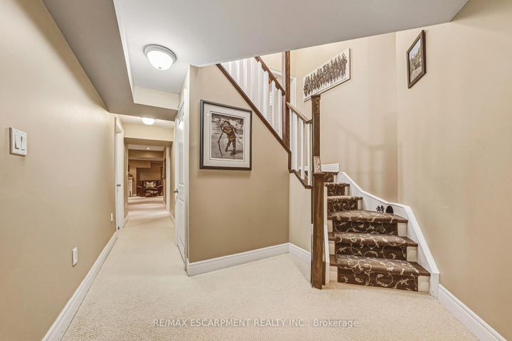 Photo 38 at 405 VALRIDGE Drive, Ancaster, Hamilton