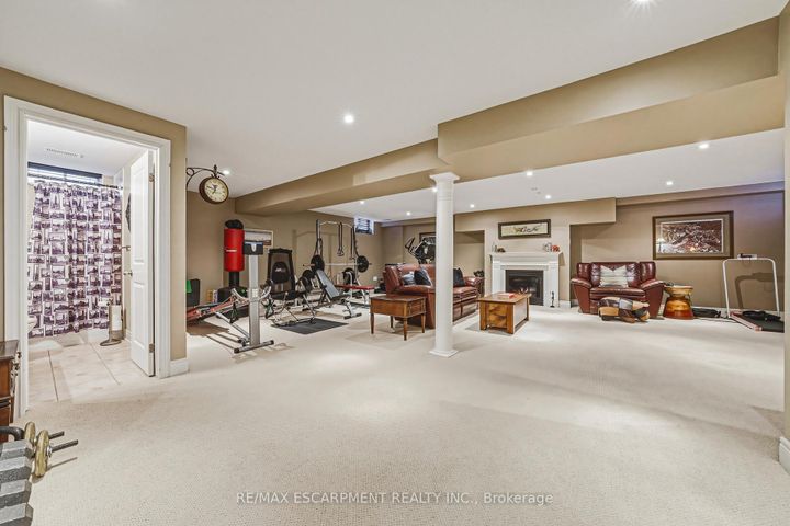 Photo 39 at 405 VALRIDGE Drive, Ancaster, Hamilton