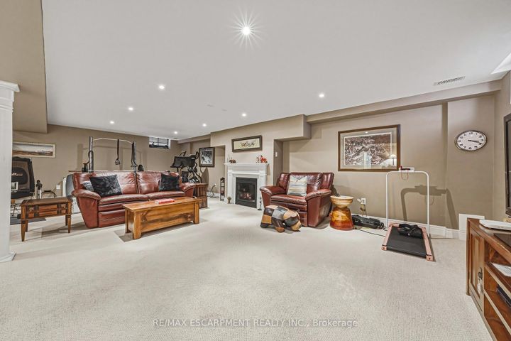 Photo 40 at 405 VALRIDGE Drive, Ancaster, Hamilton