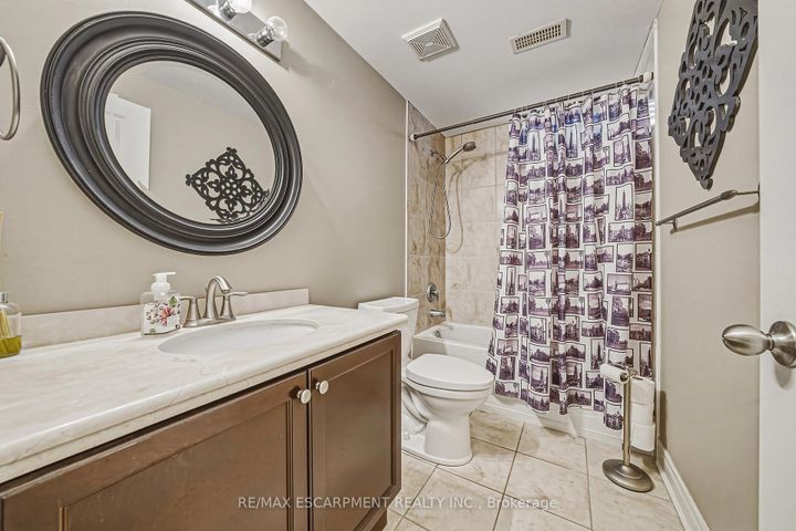 Photo 41 at 405 VALRIDGE Drive, Ancaster, Hamilton