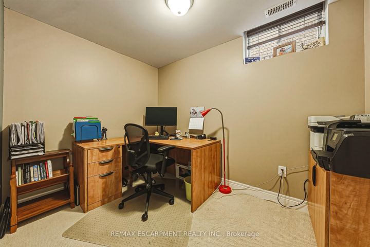 Photo 44 at 405 VALRIDGE Drive, Ancaster, Hamilton