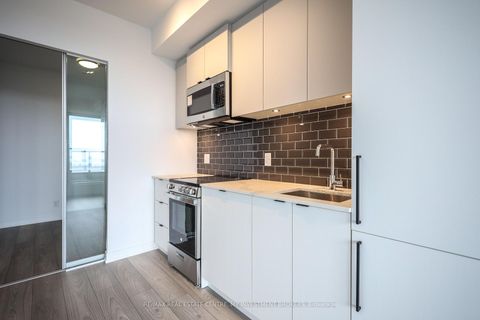 Photo 2 at 915 - 285 Dufferin Street, South Parkdale, Toronto