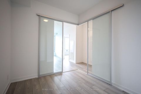 Photo 18 at 915 - 285 Dufferin Street, South Parkdale, Toronto