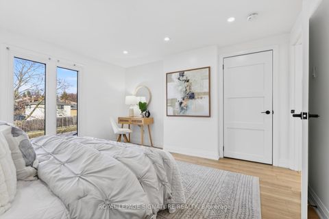 Photo 23 at 506 Grandview Street S, Donevan, Oshawa