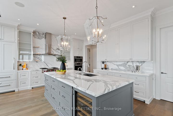 Photo 13 at 4802 - 50 Yorkville Avenue, Annex, Toronto