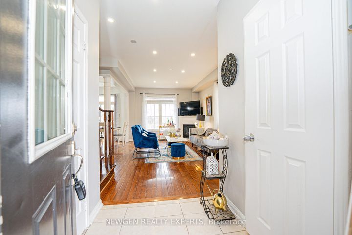 Photo 8 at 804 Ormond Drive, Samac, Oshawa