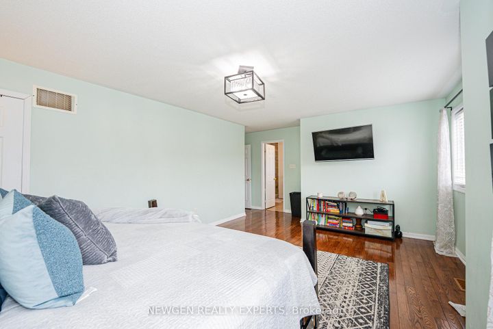 Photo 23 at 804 Ormond Drive, Samac, Oshawa