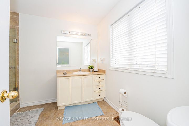 Photo 24 at 804 Ormond Drive, Samac, Oshawa