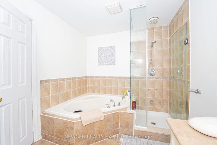 Photo 25 at 804 Ormond Drive, Samac, Oshawa