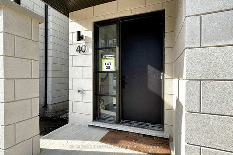 Photo 2 at 40 Chiara Rose Lane, Oak Ridges, Richmond Hill