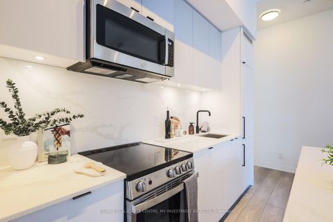 Photo 2 at 202 - 285 Dufferin Street, South Parkdale, Toronto