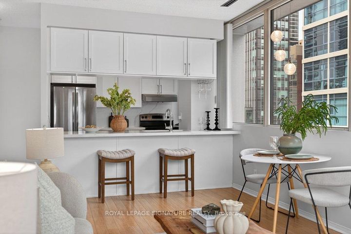 Photo 5 at 707 - 555 Yonge Street, Yonge Corridor, Toronto