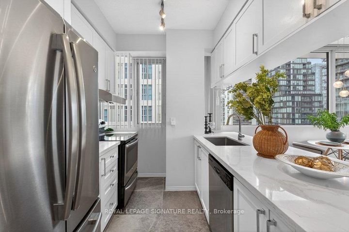 Photo 8 at 707 - 555 Yonge Street, Yonge Corridor, Toronto