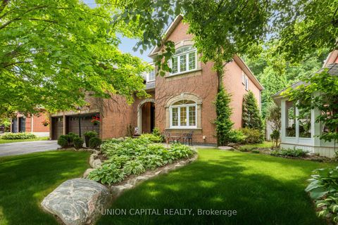 Photo 1 at 86 Charing Crescent, Aurora Highlands, Aurora