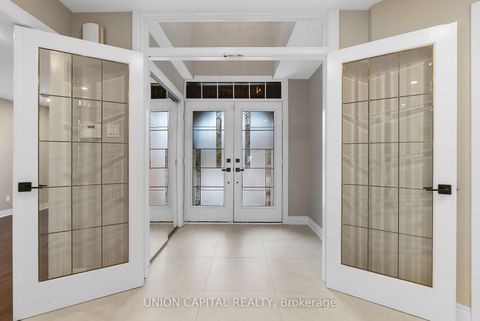 Photo 3 at 86 Charing Crescent, Aurora Highlands, Aurora