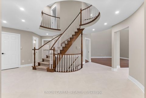 Photo 4 at 86 Charing Crescent, Aurora Highlands, Aurora