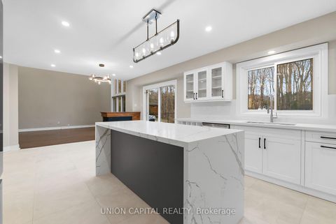 Photo 8 at 86 Charing Crescent, Aurora Highlands, Aurora