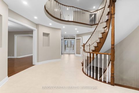 Photo 13 at 86 Charing Crescent, Aurora Highlands, Aurora