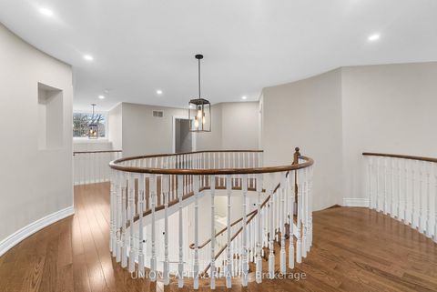 Photo 18 at 86 Charing Crescent, Aurora Highlands, Aurora