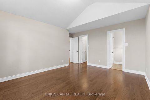 Photo 25 at 86 Charing Crescent, Aurora Highlands, Aurora