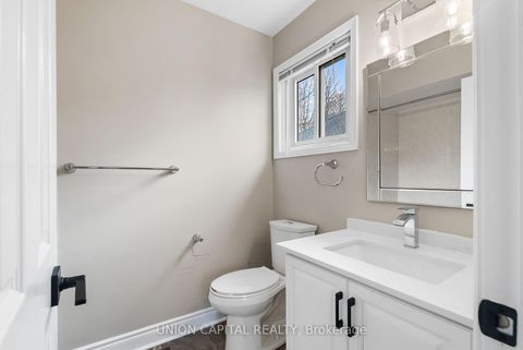 Photo 26 at 86 Charing Crescent, Aurora Highlands, Aurora