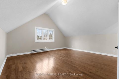 Photo 27 at 86 Charing Crescent, Aurora Highlands, Aurora