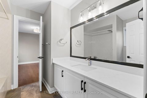 Photo 30 at 86 Charing Crescent, Aurora Highlands, Aurora