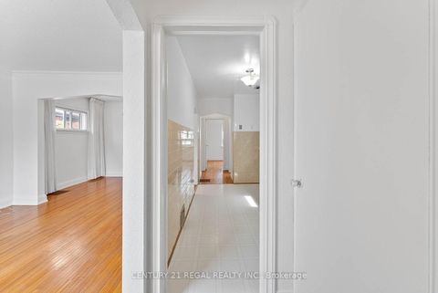 Photo 3 at 191 Alderbrae Avenue, Alderwood, Toronto