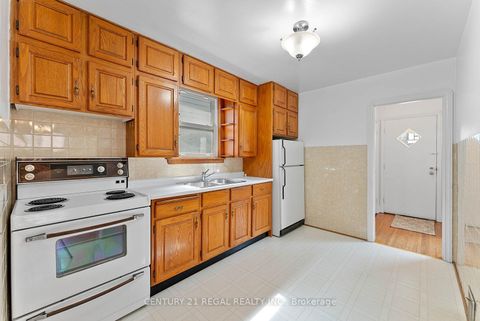 Photo 6 at 191 Alderbrae Avenue, Alderwood, Toronto